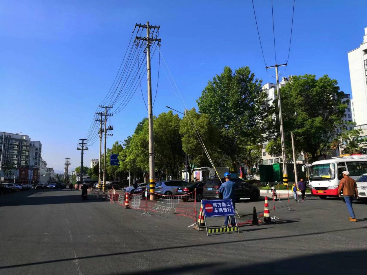 完善基礎(chǔ)設(shè)施提升改造，確保人民群眾出行安全